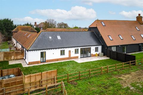 A modern barn conversions specified to the highest of standards and located on a small quiet development near the village of Abbess Roding, near Ongar, Essex.   Step inside this beautifully converted modern barn conversion, which was renovated only 1...