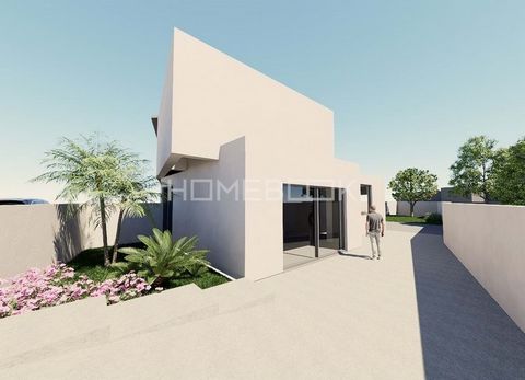 Land with Approved Project for 2 Bedroom House in Pedroso and Seixezelo. Located next to the N222 National Road in Alheira de Cima, in the parish of Vila Nova de Gaia, Porto. Proximity to public transport, Vila Nova de Gaia Biological Park and Santo ...