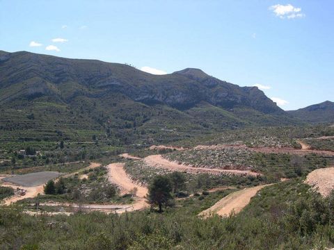 Various building plots for sale in Pedreguer.  La Solana II – Just 1km from Pedreguer, a traditional interior village, this attractive south-facing urbanisation, offers a modern infrastructure for those looking for a relaxed lifestyle yet within easy...