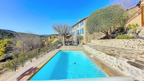 Top-of-the-range renovation for this set of two independent character houses situated on the same tree-lined cadastral park of 4,482 M² and located on the heights of THUIR, in the Aspres. Overlooking the valley and offering a panoramic view of the mo...
