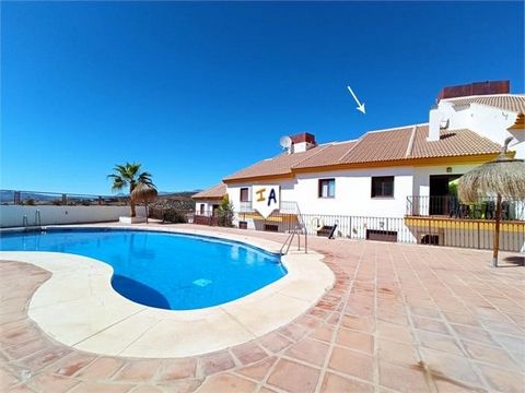 Exclusief voor ons. Dit appartement van 73m2 is gelegen in Alcaucín, in de provincie Malaga in Andalusië, Spanje. Deze woning bestaat uit 2 tweepersoonsslaapkamers met uitzicht op het zwembad en een terras met prachtig uitzicht. De entreehal leidt na...