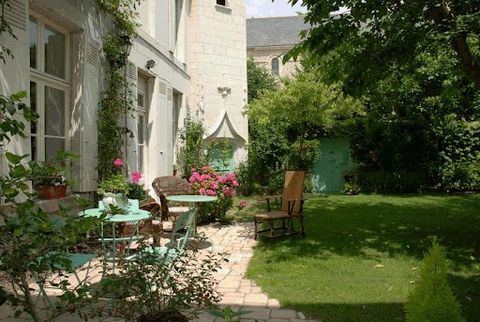 CITYA PLANCHON IMMOBILIER, offers for sale, this PARTICULAR HOTEL. In the heart of CHINON, in a very quiet area and ideally located close to shops. Discover this sumptuous charming 15th and 18th century dwelling, with an area of ​​approximately 260m²...