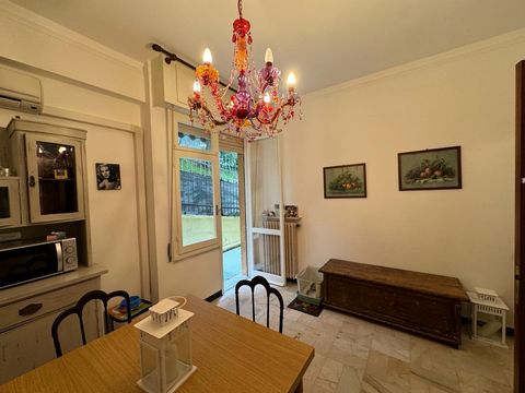 Lavagna - Cavi Di Lavagna - We offer for sale Nice and functional, apartment with 2 double bedrooms, kitchenette, with large dining room, 2 bathrooms and terrace overlooking the apartment. It is part of a building in excellent condition with space in...