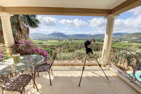 Villa on 1 ha of land with panoramic views of the plain terms of the turn, the hills, the village, swimming pool, beautiful upscale. The villa comprises: entrance hall, living room with terrace and patio, kitchen opening onto covered terrace with sum...