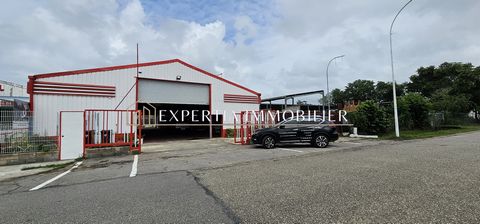 EXCLUSIVITE EXPERTIA IMMOBILIER- Dans la zone industrielle de PARIACABO à KOUROU , à deux pas du Port spatial du Centre Spatial Guyanais. Entrepôt libre d'occupation de 500m2 environ comprenant 5 bureaux et un espace de vente de 141m2 environ. Ce bie...