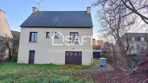 In the heart of the village, shops and amenities are just a stone's throw away. Quick access to major roads, 30 minutes from the beaches, St Brieuc, Rennes and ST Malo. On land of approximately 750 m², this well-made 107 m² house with semi-buried bas...
