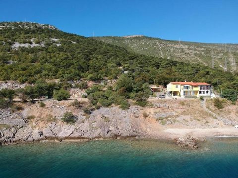 Unique property on the first line to the sea in Senj area with private descent to the sea! Magnificent sea views are opening from the windows! It is absolutely peaceful locaiton, far from hot tourist trails. Maximum privacy is guaranteed. Total area ...