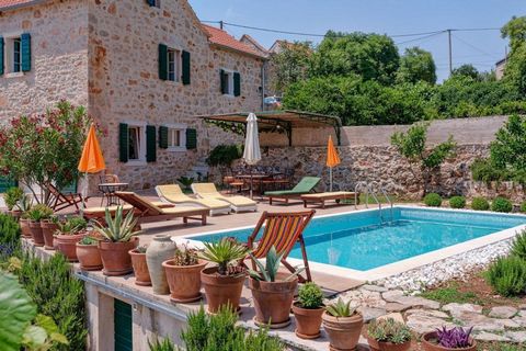 On the market lies an exquisite estate, a splendid complex comprising two Mediterranean abodes adorned with a refreshing pool and a remarkable garden. Nestled in an alluring locale, within the serene environs near the Old Town on the island of Hvar, ...