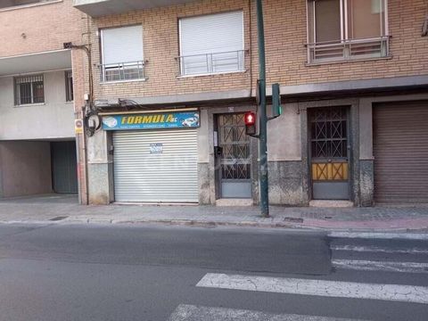 Are you looking to buy Commercial Premises in Alcoy / Alcoi? Excellent opportunity to purchase this Commercial Premises with a surface area of 132 m² located in the town of Alcoy / Alcoi, province of Alicante. It has good access and is well connected...