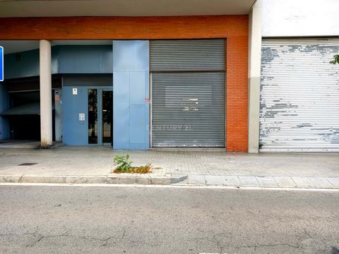 A good location Do you want to buy a commercial premises in Mataró? Excellent opportunity to own this commercial premises with an area of 191m² located in the town of Mataró, province of Barcelona. It has good access and is well connected. Do you wan...