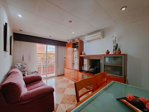 Welcome to your new home on Bonaventura Street, La Llagosta. This charming apartment on the 1st real floor of a building without elevator is ideal for families looking for comfort and light. We highlight: Renovated Kitchen and Bathroom: Enjoy moderni...