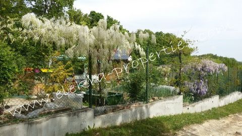 EXCLUSIVE!!!! Reduced price!! Unique combination of forest and sea view in a quiet area of Varna We bring to your attention a plot of land with a small villa in the Manastirski Rid area. Vinnytsia, quiet and peaceful area. 800 meters from the main ro...