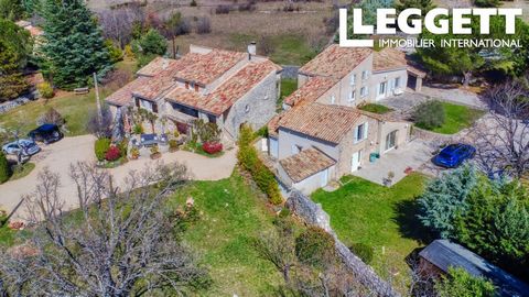 A21255EKO04 - Introducing an extraordinary opportunity to own two captivating properties on 2,6 ha of land, amidst lavenderfields near Simiane la Rotonde! The first property is a character-filled nicely renovated gem with 200 sqm of living space, off...