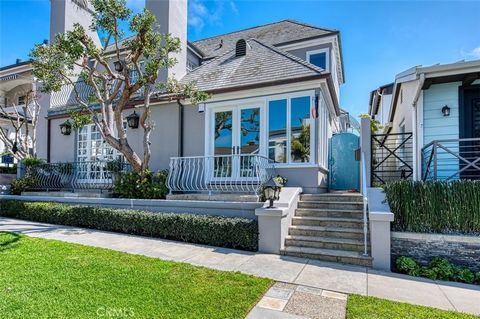 Experience the epitome of luxury living in one of the best locations in Corona Del Mar. This recently completely remodeled and updated home is just four properties away from Ocean Boulevard and the world-renowned beaches of Corona Del Mar. The ocean ...