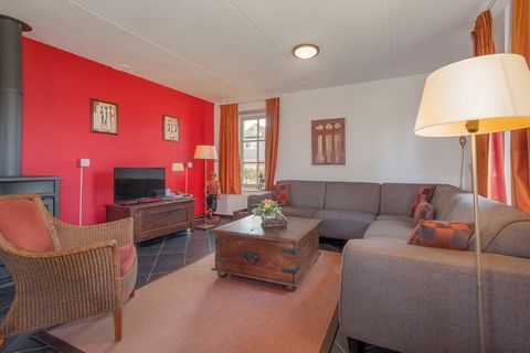 The cheery, comfortable and luxuriously furnished villas are spread out over the De Hildenberg country estate. You have the choice of seven different types: All villas have a bedroom and one of the two bathrooms on the ground floor. There are three 6...