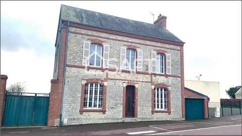 Located in the town of BLOSVILLE, between CARENTAN and SAINTE-MERE-EGLISE, I offer you this stone house with great potential. This property will offer you beautiful, bright living spaces! On the ground floor: a living room (dining room) of 25 m2, a l...