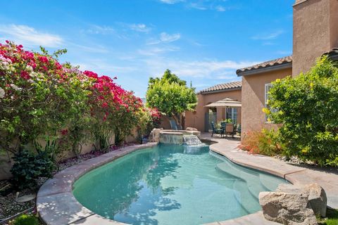 3br 2.5ba with a pebble tech pool and spa in this convenient location in La Quinta. A lot of sun shine in the living room with the charming fire place for cool winter days and shutters for a hot summer days. Primary bedroom has a organized walking cl...