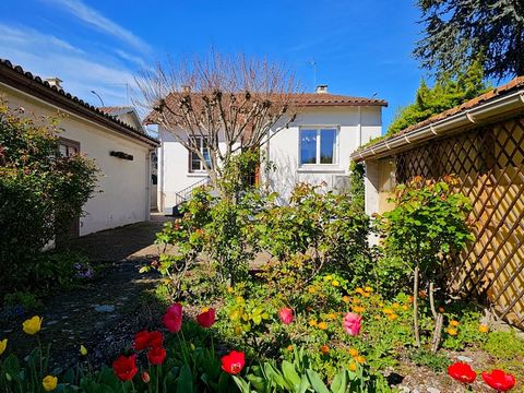 Dpt Hautes Pyrénées (65), à vendre TARBES maison P4 de 85 m² - Terrain de 576,00 m² - Plain pied sur sous sol avec garage