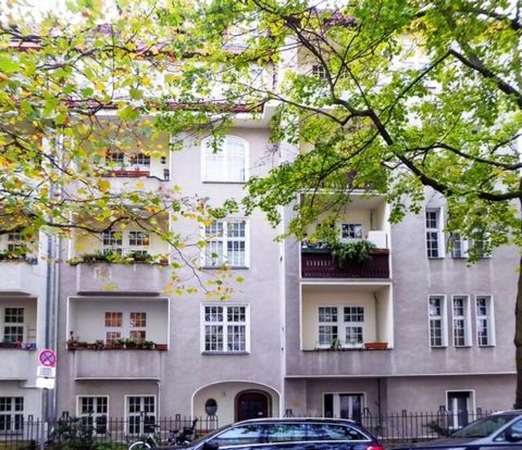Address: Berlin, Althoffstrasse 3 Property description The flat is close to Schloßstraße, a convenient location with adjacent bus lines, S-Bahn and U-Bahn U9, S-Bahn and buses are only a few minute’s walks away. In the shopping mile Schloßstraße you ...