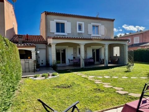 Located near Limoux, this spacious 143m2 villa in excellent general condition offers you an ideal living environment. Equipped with a garage, it is nestled in a quiet environment, decorated with a garden enclosed by hedges. On the ground floor, you w...