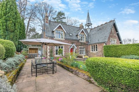 Dating back to the mid 1800's, this beautiful Grade II Listed home served as the local school right up until the 1950's. Purchased by the current owners in 2013, the house has been completely transformed, and boasts stylish interior décor throughout,...