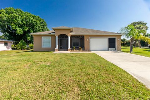 MOTIVATED SELLER READY FOR AN OFFER! Beautifully updated 3 bedroom plus den and 2 bath home with beautiful backyard! As you walk in the front door, you will immediately notice the bright and open floorplan perfect for entertaining your guests. This h...
