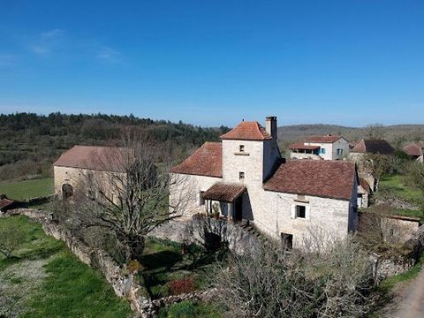 46260 LIMOGNE-EN-QUERCY at 5 minutes. Beautiful Quercy house 106m² 4 rooms, 2 bedrooms. Land 2.24Ha. Outbuildings: barn and bread oven. Beautiful view. Level R+1 Covered terrace ''bolete'' Living room with fireplace and open kitchen 27m² Bedroom 13.5...