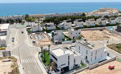 Villas in Dehesa de Campoamor, Costa Blanca, AlicanteImpressive Mediterranean-style homes with 500m2 plots, located in a unique enclave: between the protected pine forest and the fantastic beaches of the Dehesa de Campoamor. Each villa has 4 bedrooms...