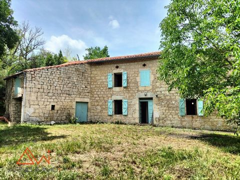 NEW LISTING, MORE LAND AND DOUBLE GLAZING IN PROGRESS. In the countryside, in cut limestone, 6 Kms south of Cordes, north of Cahuzac sur Vère, it is up to you to discover this building of more than two centuries on the edge of a small typical and wel...