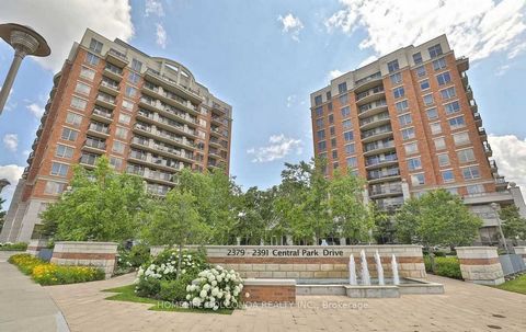 Fully furnished 1+1 condo in the heart of Oak Park. Well featured, spacious unit with a large balcony. Granite countertops, Ceramic backsplash, large den and floor to ceiling windows. Quiet building with great amenities and unique community features ...