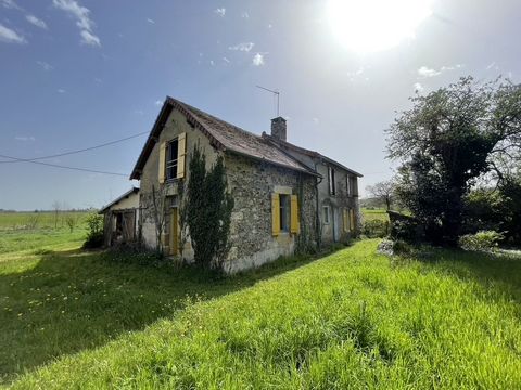 Charming Farmhouse with Barn on 1.4 hectares in Lanouaille Looking for a peaceful retreat in the beautiful Dordogne region? This charming farmhouse with a barn on 1.4 hectares of land in Lanouaille might be your perfect match! The House: Size: Approx...