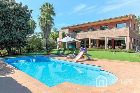 MYLIFE Real Estate presents this impressive house for sale with a garden and private pool located in one of the best urbanizations on the coast, in Teià. Property Description The house is located in a residential area surrounded by first-class proper...
