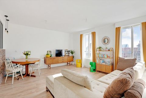 [EXCLUSIVE] 3 minutes from the market in the centre of Nogent, rue Théodore Honoré. Beautiful 2-room apartment of 49 m², sunny, not overlooked and in perfect condition, on the 2nd floor of a small condominium completely renovated. It consists of an e...