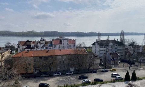 SUPRIMMO Agency: ... We present a one-bedroom brick apartment in Saedinenie district of Saedinenie. Vidin. The apartment with eastern exposure and views of the Danube. The apartment is located on the seventh floor and has an area of 68 sq.m. The layo...