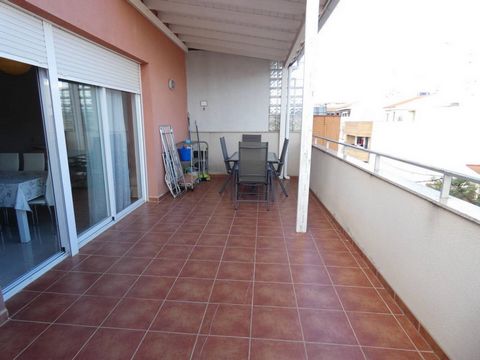 Floor 3rd, duplex total surface area 50 m², usable floor area 50 m², single bedrooms: 1, double bedrooms: 1, double bedrooms are ensuite: 1, 2 bathrooms, air conditioning (hot and cold), lift, ext. woodwork (aluminum), kitchen (abierta al comedor), s...