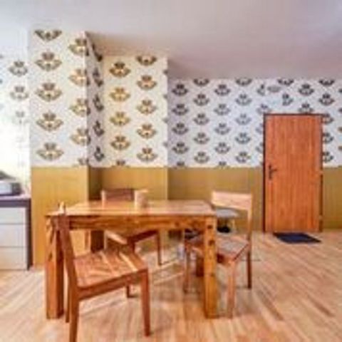Superiorly furnished apartment with the feeling of home comfort, fully equipped kitchen with built-in appliances. Bathroom with washing machine. 2 separate rooms. Dining area + relaxation zone for a mutually undisturbed stay for several guests. Suita...