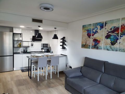 Enjoy an apartment in one of the most fashionable and modern corners of Valencia, in the heart of the City of Arts, Sciences and Oceanography, with spectacular views. Ideal for couples, although it has capacity for 4 people (since we have a sofa bed)...