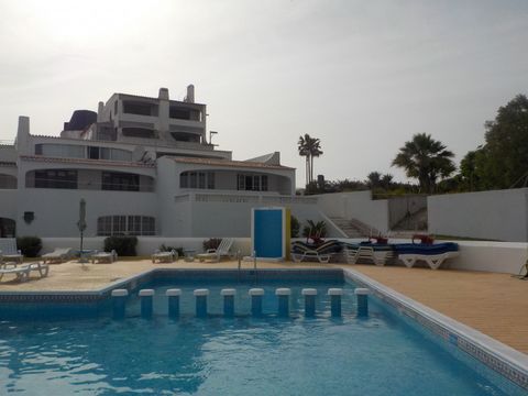 Beautiful apartment 102 m2, 2 terraces: (2 x 20 m) refurbished. Residential area. Comfort. Reversible air conditioning. fully equipped. Possibility of using the pool included in the form of a pass. (Beach loungers and drinks at the snack bar are not ...