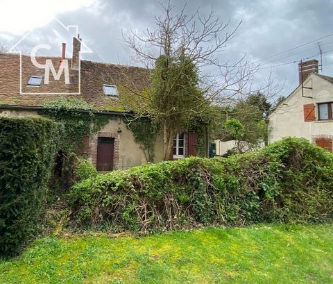 Semi-detached house on one side with small garden at the front and small garden behind. It is composed on the ground floor of a kitchen, a living room, a bathroom, upstairs two rooms. A garden of 303 m2 with detached lean-to on a plot a few meters fr...
