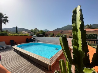 IF you will appreciate the calm and the proximity to schools and shops. This Single Storey Villa is made for you! 3 sides of 115 sqm on 375 sqm of land in a residential area with a breathtaking view of the Albères, an enthusiasm for the retina. The h...