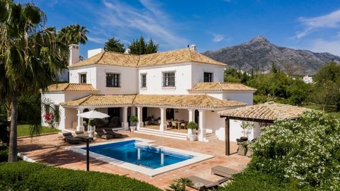 This beautiful and tastefully furnished villa has recently been totally refurbished. Located in golf valley Nueva Andalucia, within easy reach by car to Puerto Banus, Marbella and the beach. The spacious living room has a log-burning fireplace and ac...