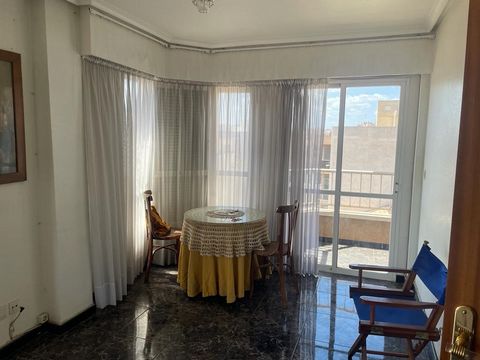 Apartment with an area of 90 m2. Consisting of a living / dining room with access to one of three balconies, a fully equipped kitchen with separate utility room, three double bedrooms of which 1 with access a balcony and two bathrooms of which 1 ensu...