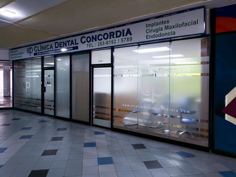 SHOPPING MALL FOR SALE IN VIA ESPAÑA. Privileged location: This clinic is located in LOCAL PLAZA CONCORDIA (Dental Clinic), in the heart of Bella Vista, on the busy Via España. A strategic location for this business in operation. With a large space o...