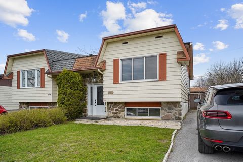 IMMEDIATE OCCUPANCY! Nice semi-detached bungalow located in a peaceful and sought-after area of Ste-Anne-des-Plaines. Beautiful light and completely updated inside. 3 bedrooms in total, family room in the basement, lots of storage. The fenced backyar...