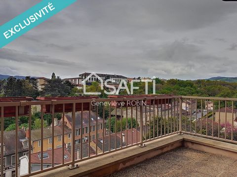Located in L'Arbresle (69210), this detached house benefits from a privileged elevated location offering a clear panoramic view. The town of L'Arbresle, ideally located between town and countryside, offers a calm and green environment while being clo...