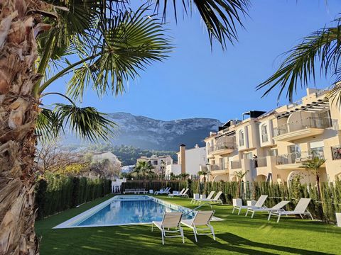 Penthouses et appartements au rez-de-chaussée avec deux chambres à coucher situés au pied de la montagne Montgó dans une belle zone verte juste à côté de la zone verte de Denia. Vivre ici, c'est comme vivre dans un jardin botanique. Un projet unique ...