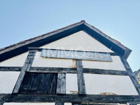 ¿Está buscando una oportunidad única para anclar su negocio y su hogar en un entorno inspirador? Descubra esta impresionante propiedad que combina historia y futuro de una manera fascinante. El edificio de enfrente: ¡Elegante edificio residencial y c...