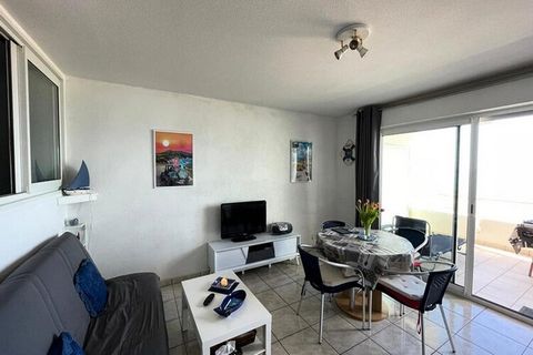 Deze woning van het type T2, gelegen op de 3e verdieping, is geschikt voor maximaal 4 personen en bestaat uit: - een open woon-/woonkamer met airconditioning, een slaapbank van 130 cm, televisie, eettafel en stoelen - een open keuken naar de woonkame...