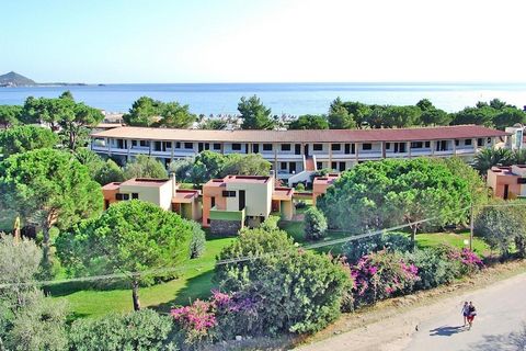 Direkt am kristallklaren Meer des feinsandigen Strandes von Campus bei Villasimius, einem der schönsten Orte Sardiniens, befindet sich diese Ferienanlage mit 120 Wohneinheiten und einem ausgezeichneten Restaurant. Der Vielfalt am Sport- und Unterhalt...