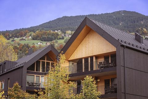 Das Superior Appartement in den Montafon Suites Schruns bietet auf einer Fläche von 82 m² bis 98 m² eine geräumige Unterkunft für bis zu 6 Personen. Das Appartement verfügt über zwei gemütliche Schlafzimmer, die jeweils mit einem Doppelbett ausgestat...